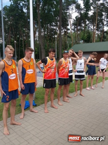 Zdjęcie w galerii na portalu naszraciborz.pl: Siatkarze plażowi z raciborskiego G3 ze srebrnym medalem Wojewódzkiej Gimnazjady wiadomości z regionu