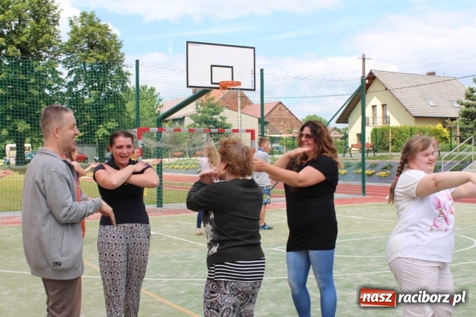 Zdjęcie w galerii na portalu naszraciborz.pl: W Bieńkowicach po raz pierwszy zorganizowano Szkolny Dzień Integracji  wiadomości z regionu