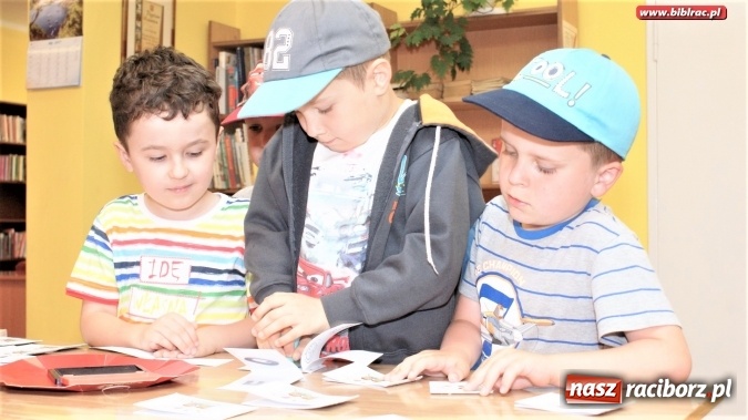 Zdjęcie w galerii na portalu naszraciborz.pl: W bibliotece w Markowicach podsumowano działalność Akademii Czytelniczej wiadomości z regionu