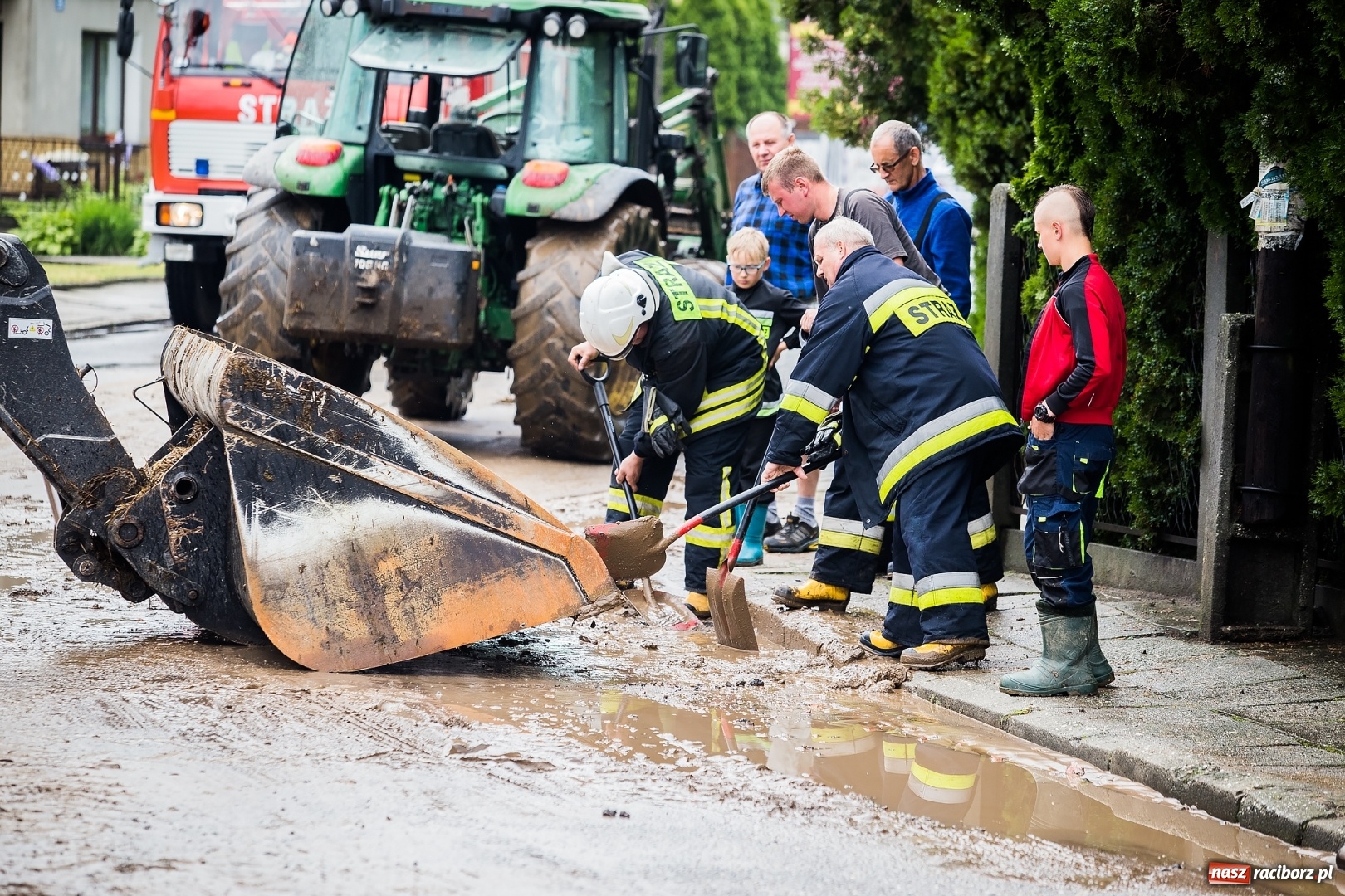 Zdjęcie w galerii na portalu naszraciborz.pl: Intensywne opady deszczu spowodowały podtopienia w gminie Krzanowice wiadomości z regionu