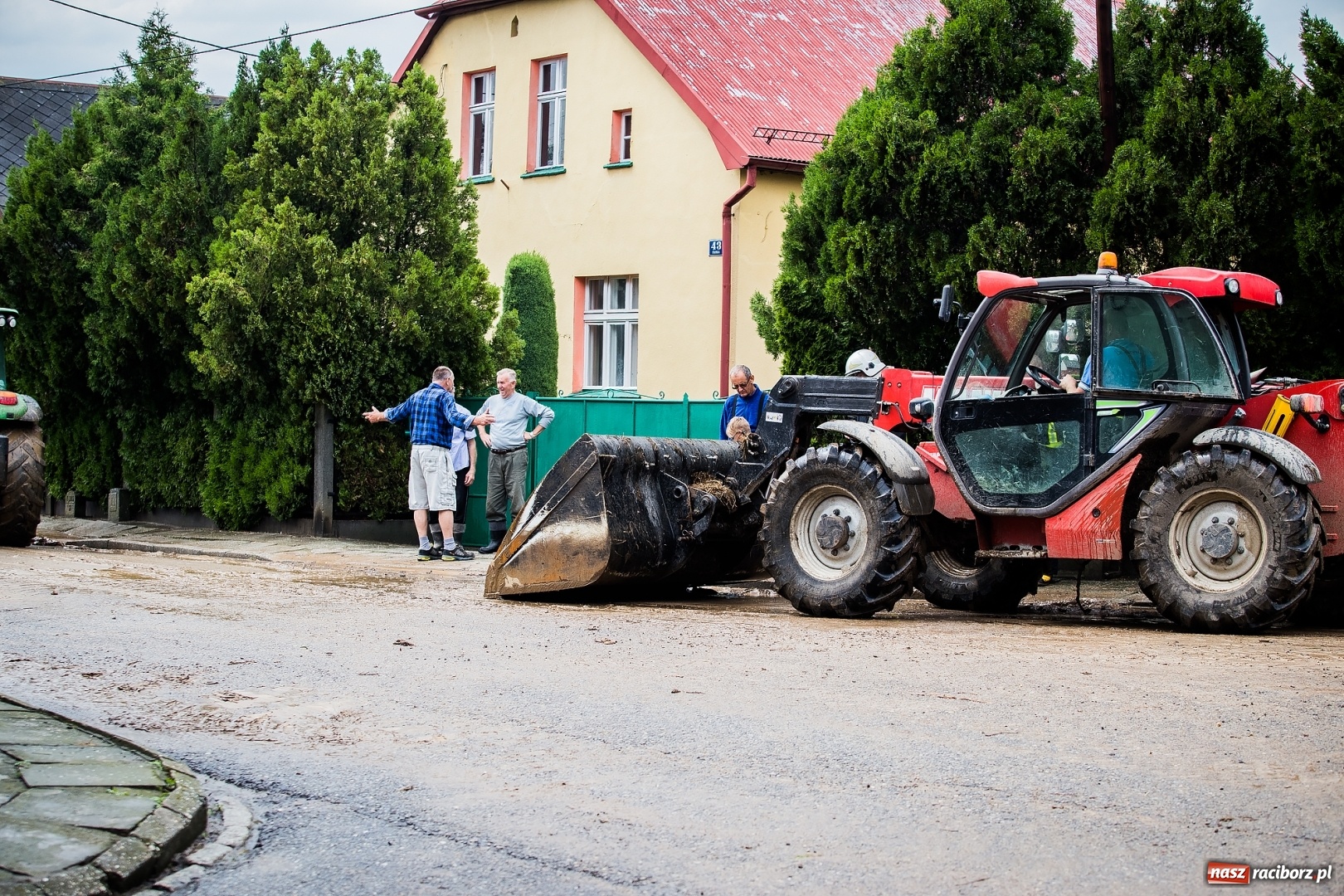 Zdjęcie w galerii na portalu naszraciborz.pl: Intensywne opady deszczu spowodowały podtopienia w gminie Krzanowice wiadomości z regionu