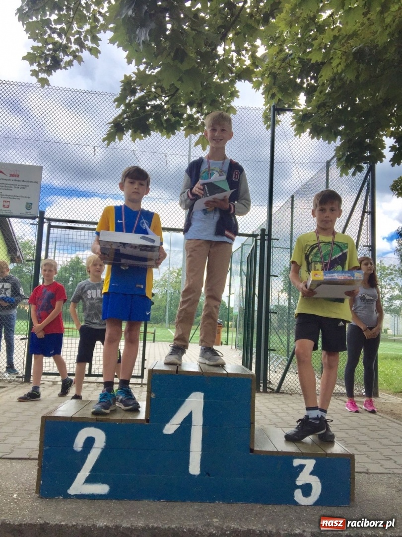 Zdjęcie w galerii na portalu naszraciborz.pl: XXXIV Wiosenne Biegi Przełajowe w Kuźni Raciborskiej wiadomości z regionu