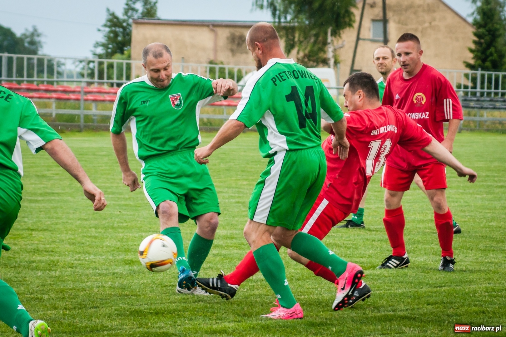 Zdjęcie w galerii na portalu naszraciborz.pl: Turniej oldbojów. Zespół Borucina najlepszy wiadomości z regionu