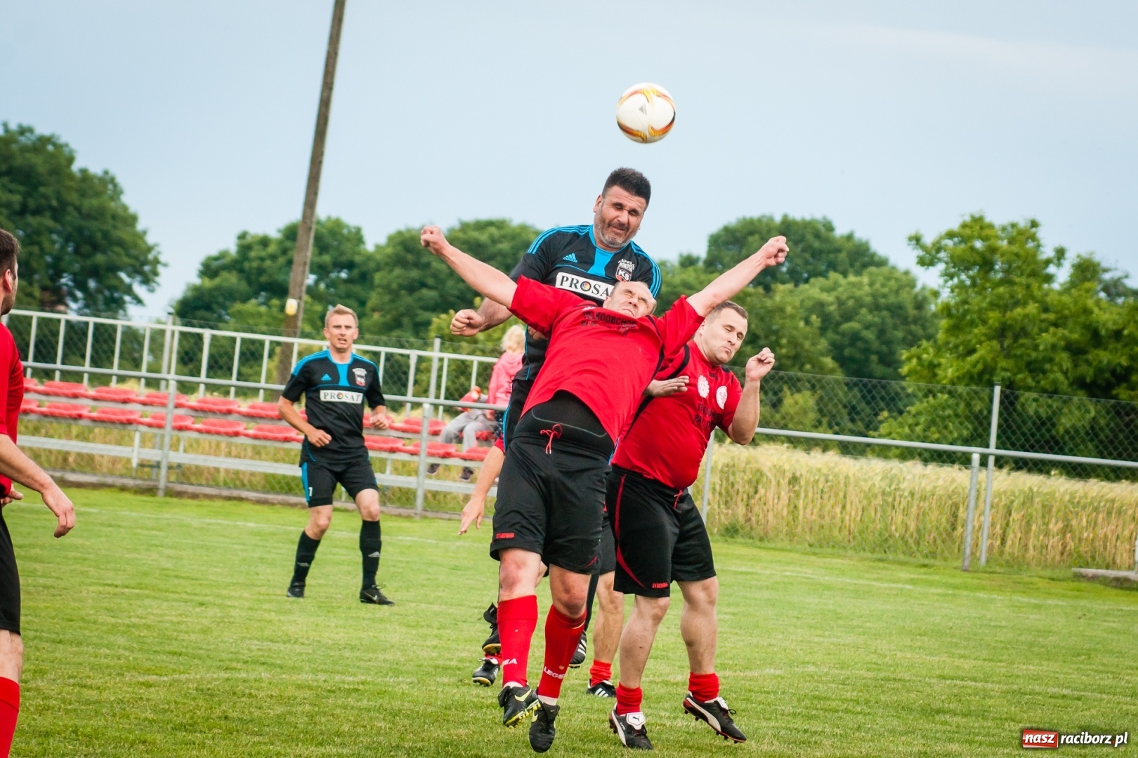 Zdjęcie w galerii na portalu naszraciborz.pl: Turniej oldbojów. Zespół Borucina najlepszy wiadomości z regionu