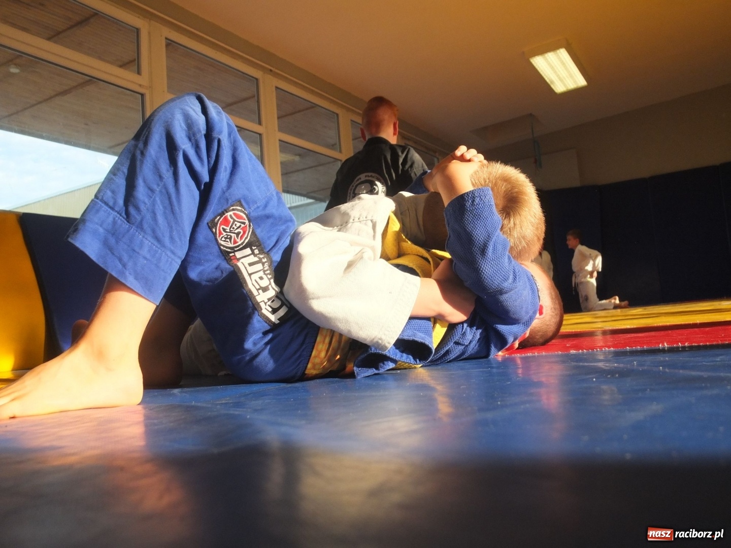 Zdjęcie w galerii na portalu naszraciborz.pl: Seminarium szkoleniowe oraz promocja na czarny pas Kamila Tarnawskiego wiadomości z regionu