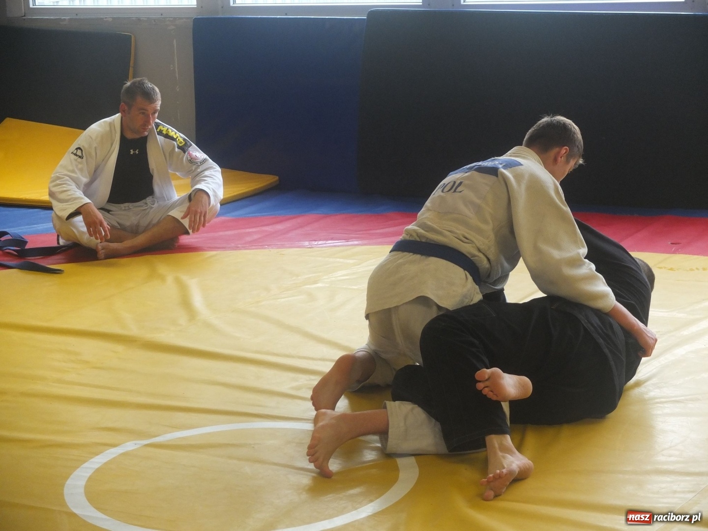 Zdjęcie w galerii na portalu naszraciborz.pl: Seminarium szkoleniowe oraz promocja na czarny pas Kamila Tarnawskiego wiadomości z regionu