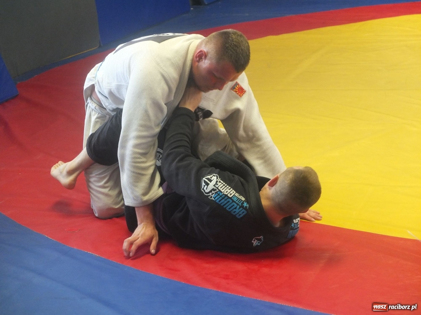 Zdjęcie w galerii na portalu naszraciborz.pl: Seminarium szkoleniowe oraz promocja na czarny pas Kamila Tarnawskiego wiadomości z regionu