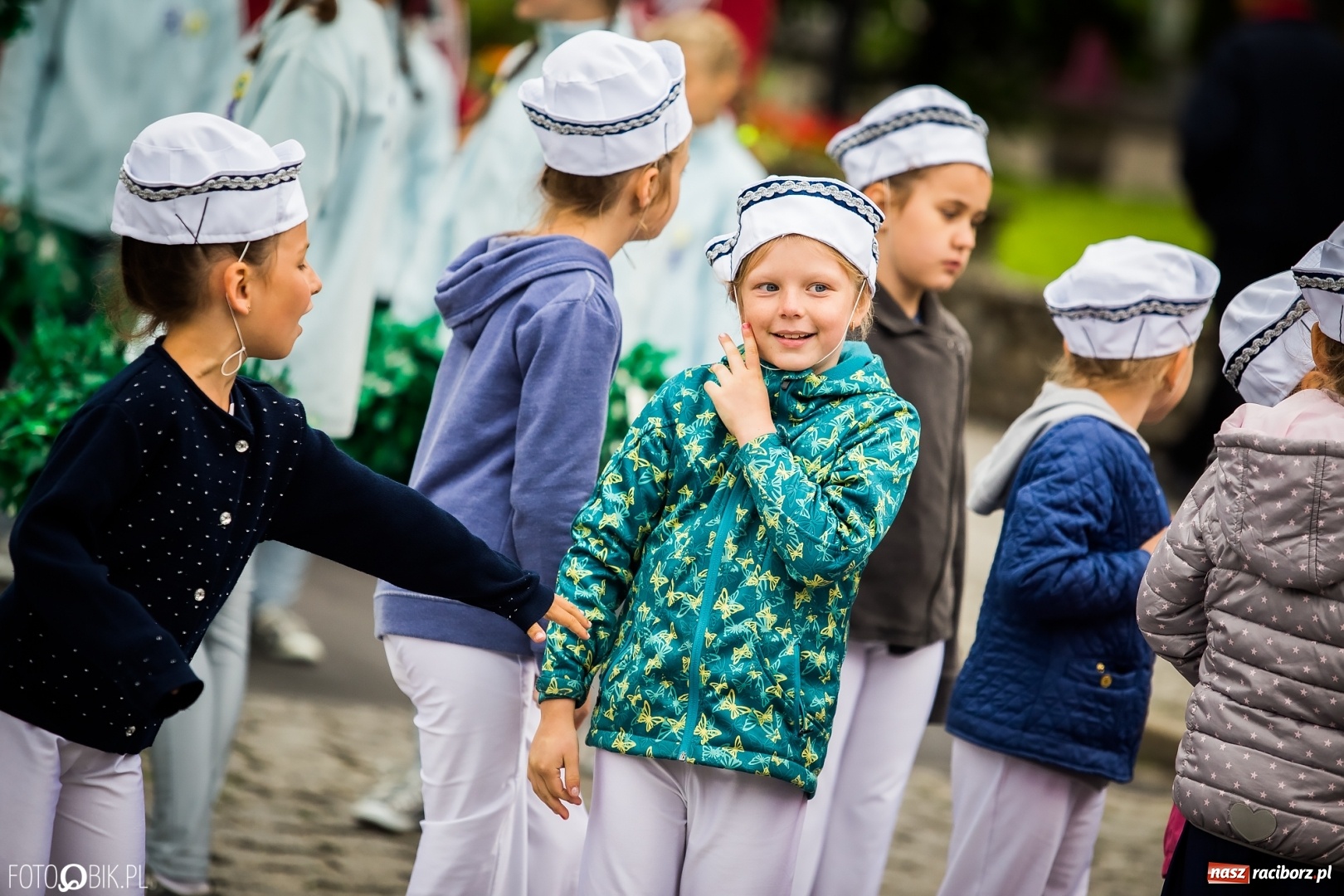 Zdjęcie w galerii na portalu naszraciborz.pl: Śląsk Kraina Wielu Kultur - przemarsz zespołów na raciborski zamek FOTO i WIDEO wiadomości z regionu