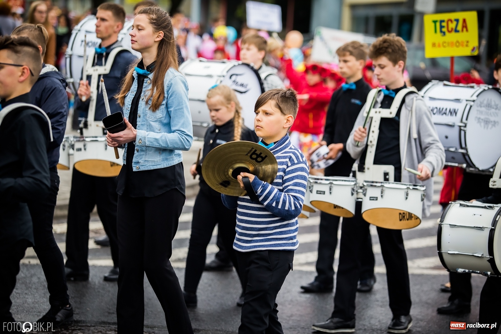 Zdjęcie w galerii na portalu naszraciborz.pl: Śląsk Kraina Wielu Kultur - przemarsz zespołów na raciborski zamek FOTO i WIDEO wiadomości z regionu