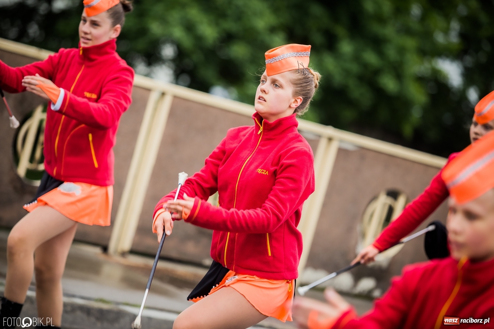 Zdjęcie w galerii na portalu naszraciborz.pl: Śląsk Kraina Wielu Kultur - przemarsz zespołów na raciborski zamek FOTO i WIDEO wiadomości z regionu
