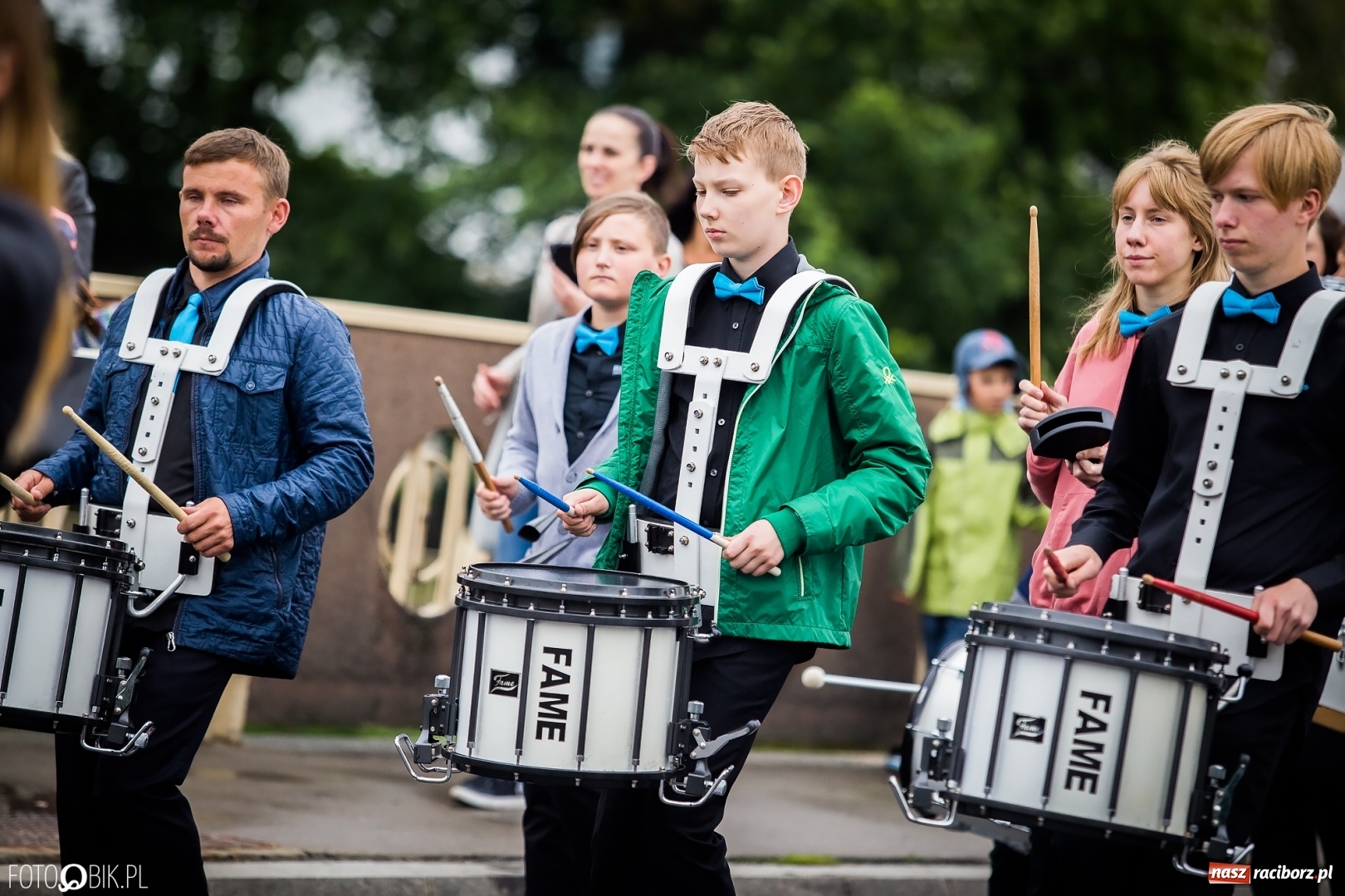 Zdjęcie w galerii na portalu naszraciborz.pl: Śląsk Kraina Wielu Kultur - przemarsz zespołów na raciborski zamek FOTO i WIDEO wiadomości z regionu