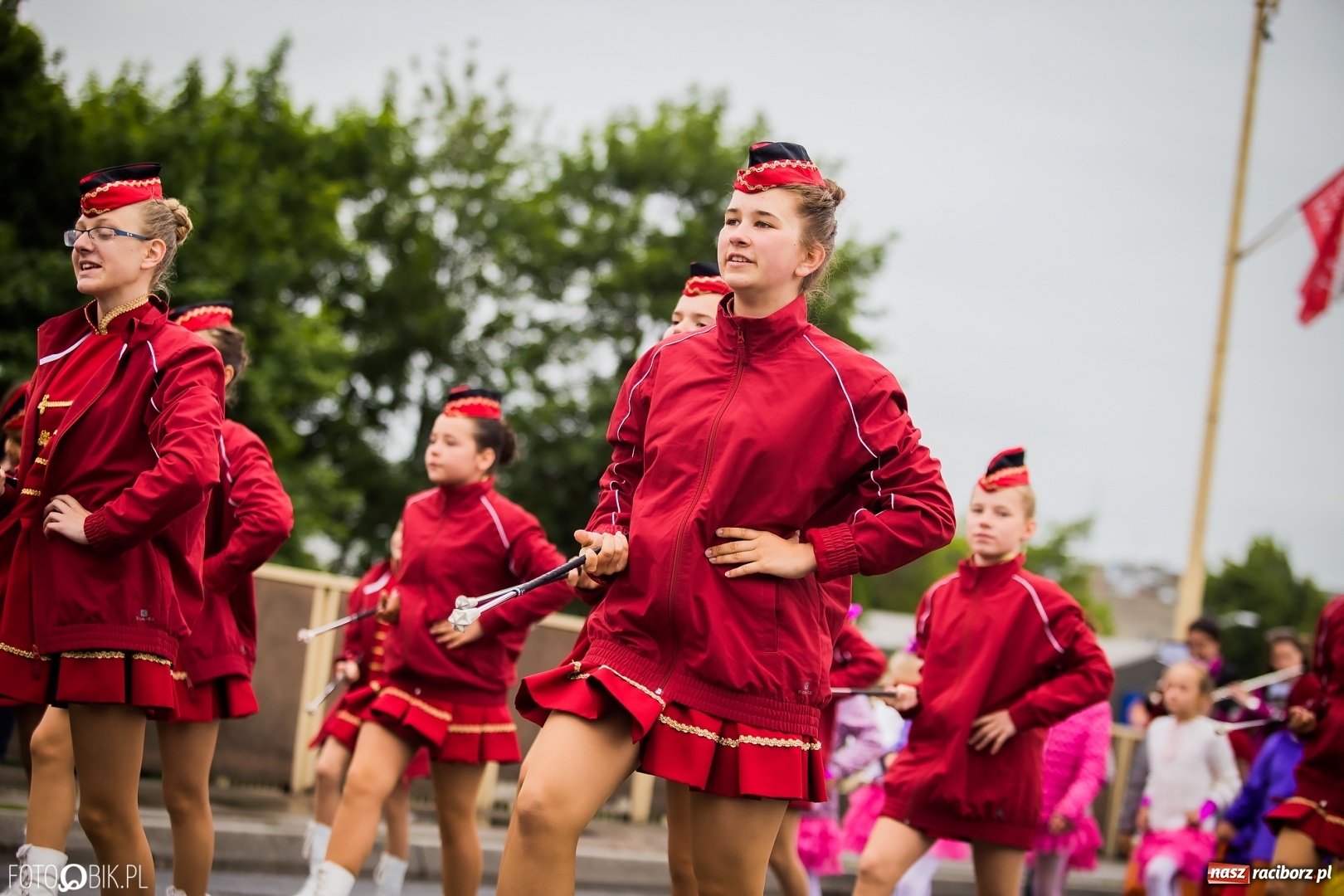 Zdjęcie w galerii na portalu naszraciborz.pl: Śląsk Kraina Wielu Kultur - przemarsz zespołów na raciborski zamek FOTO i WIDEO wiadomości z regionu