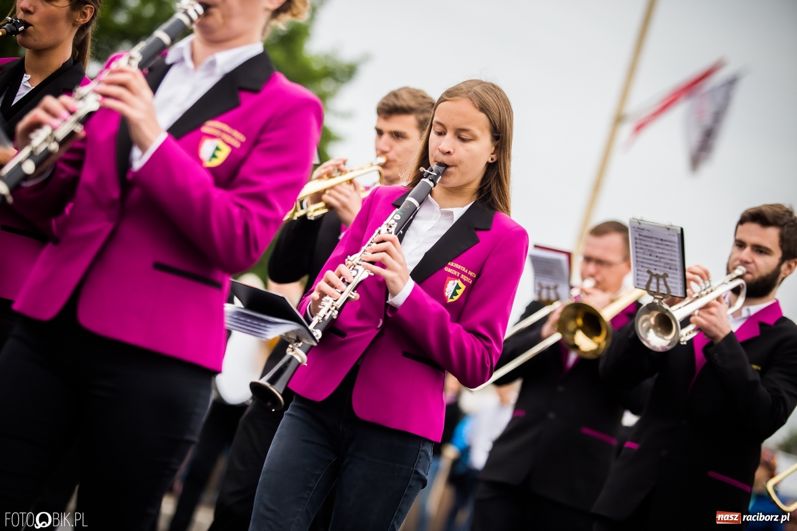 Zdjęcie w galerii na portalu naszraciborz.pl: Śląsk Kraina Wielu Kultur - przemarsz zespołów na raciborski zamek FOTO i WIDEO wiadomości z regionu