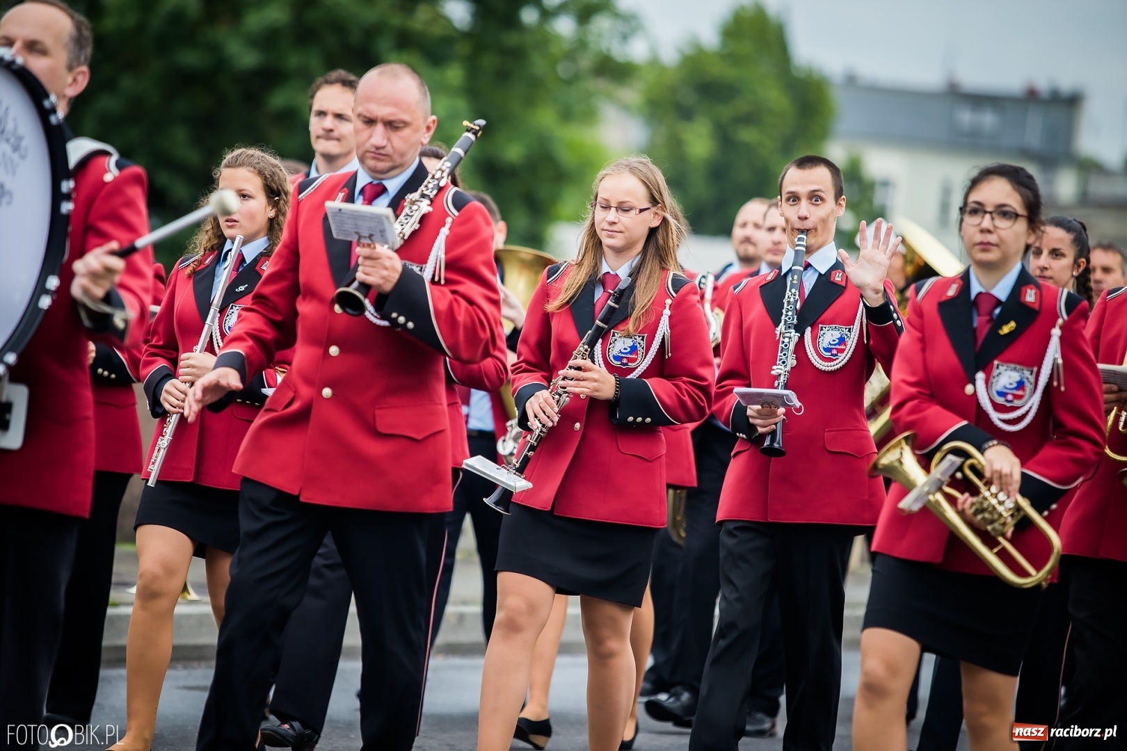 Zdjęcie w galerii na portalu naszraciborz.pl: Śląsk Kraina Wielu Kultur - przemarsz zespołów na raciborski zamek FOTO i WIDEO wiadomości z regionu