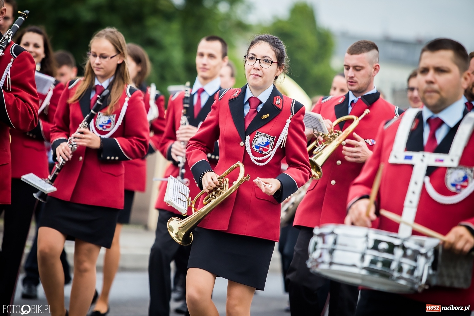 Zdjęcie w galerii na portalu naszraciborz.pl: Śląsk Kraina Wielu Kultur - przemarsz zespołów na raciborski zamek FOTO i WIDEO wiadomości z regionu
