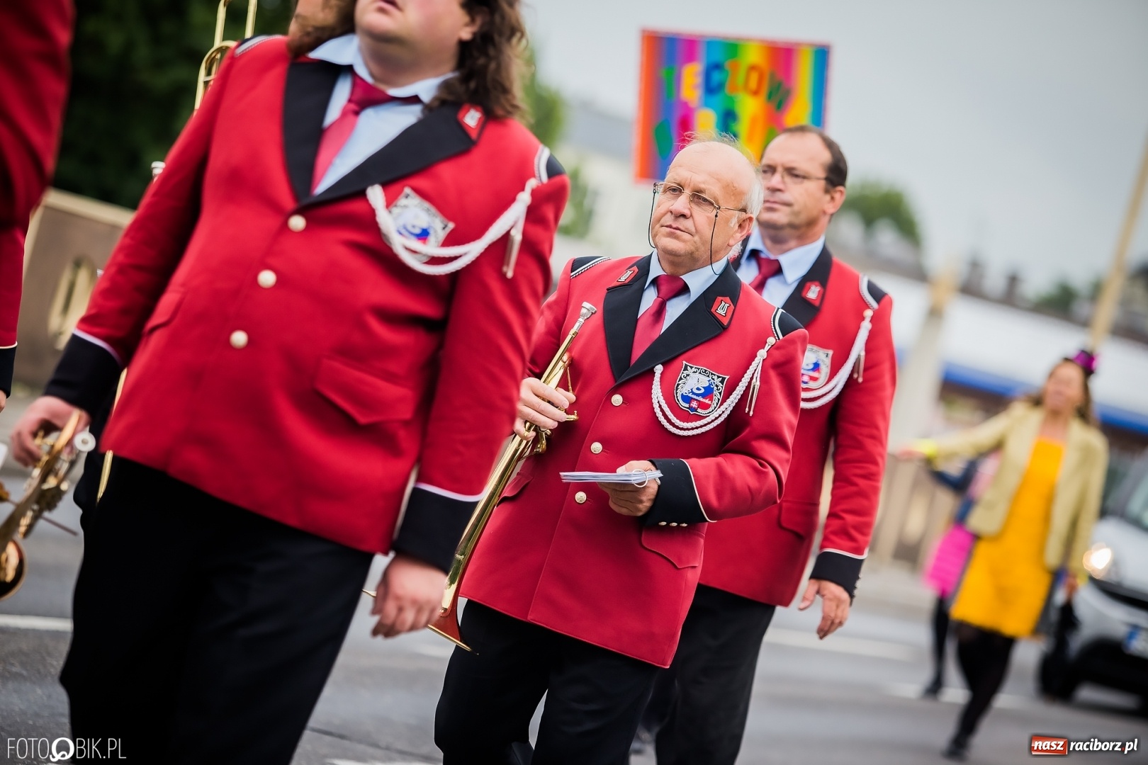 Zdjęcie w galerii na portalu naszraciborz.pl: Śląsk Kraina Wielu Kultur - przemarsz zespołów na raciborski zamek FOTO i WIDEO wiadomości z regionu