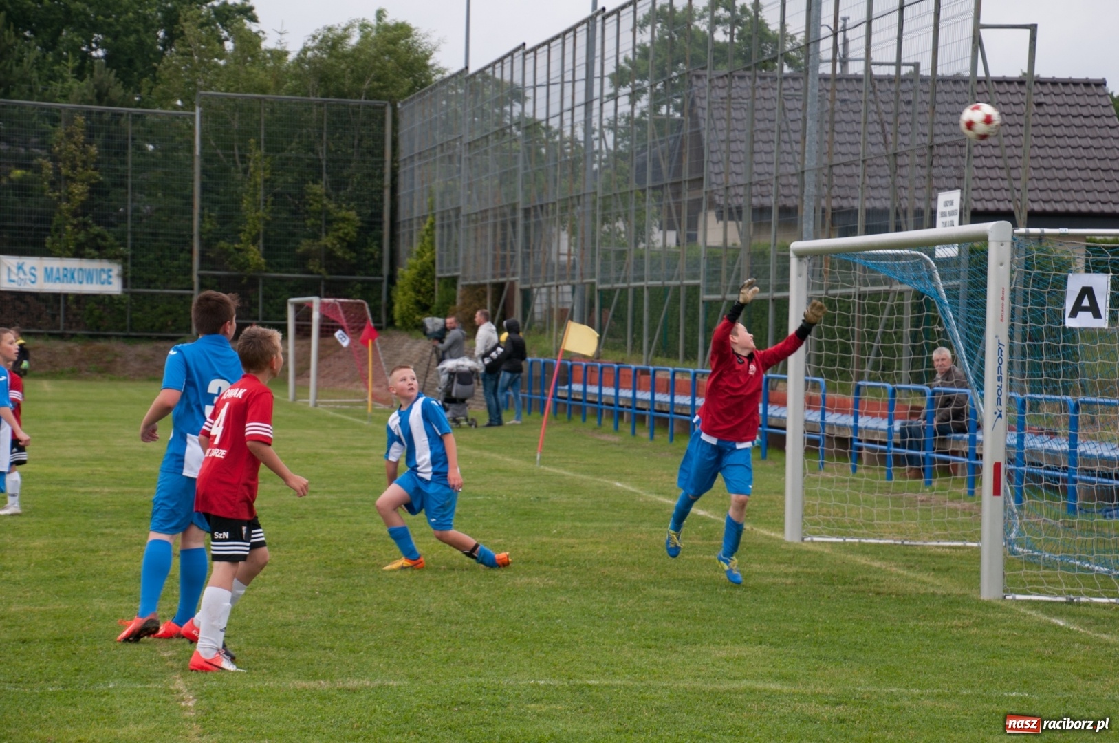 Zdjęcie w galerii na portalu naszraciborz.pl: Raków Częstochowa zwycięzcą turnieju piłki nożnej zorganizowanego przez LKS 07 Markowice wiadomości z regionu
