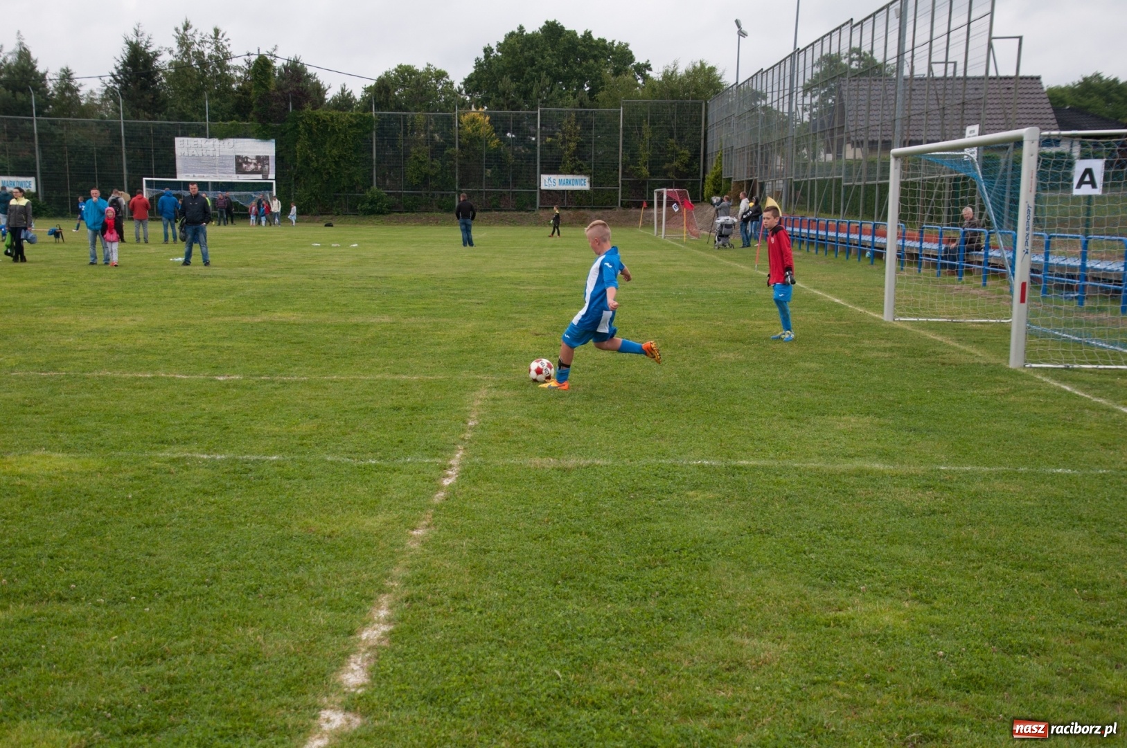 Zdjęcie w galerii na portalu naszraciborz.pl: Raków Częstochowa zwycięzcą turnieju piłki nożnej zorganizowanego przez LKS 07 Markowice wiadomości z regionu