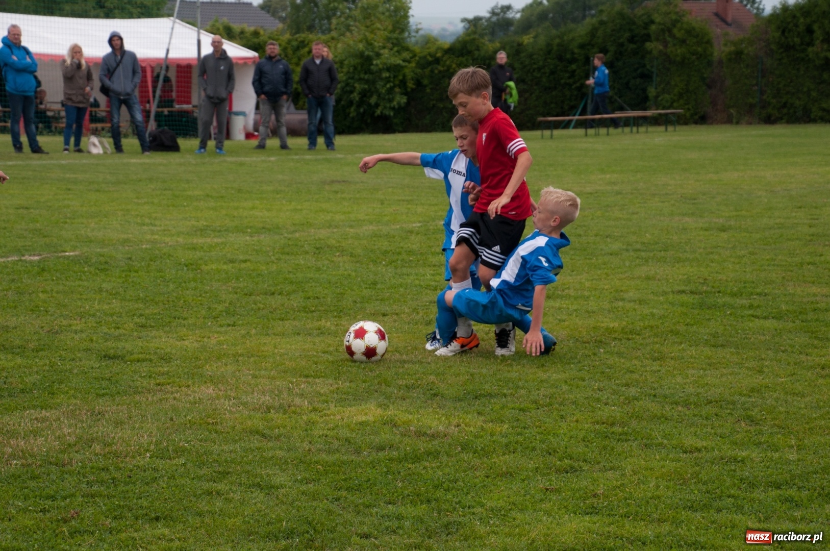 Zdjęcie w galerii na portalu naszraciborz.pl: Raków Częstochowa zwycięzcą turnieju piłki nożnej zorganizowanego przez LKS 07 Markowice wiadomości z regionu