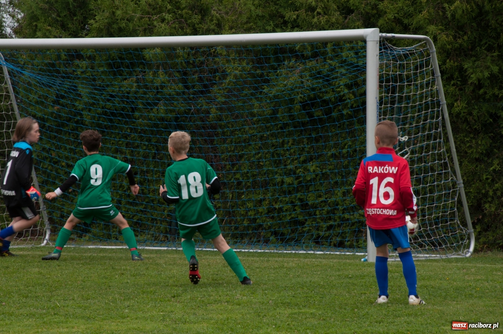 Zdjęcie w galerii na portalu naszraciborz.pl: Raków Częstochowa zwycięzcą turnieju piłki nożnej zorganizowanego przez LKS 07 Markowice wiadomości z regionu