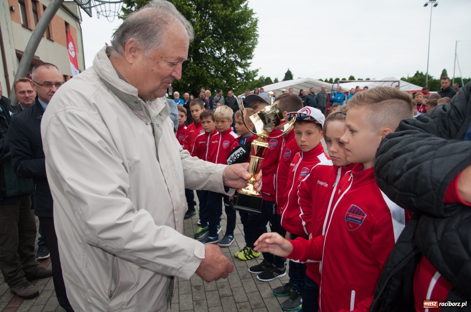 Zdjęcie w galerii na portalu naszraciborz.pl: Raków Częstochowa zwycięzcą turnieju piłki nożnej zorganizowanego przez LKS 07 Markowice wiadomości z regionu