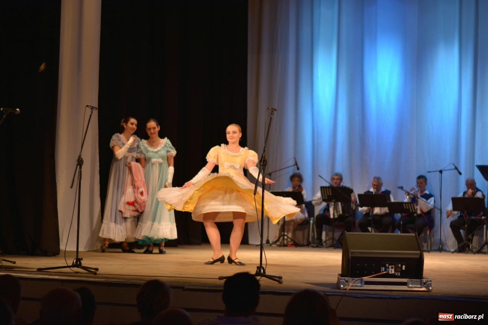 Zdjęcie w galerii na portalu naszraciborz.pl: Folklorem malowane - Strzecha podsumowała sezon artystyczny wiadomości z regionu