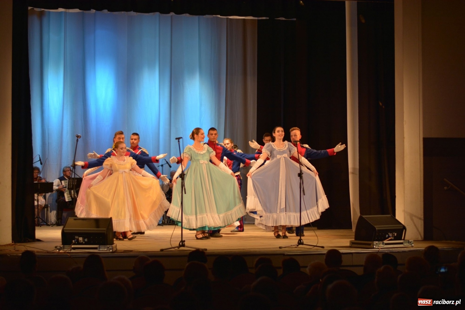 Zdjęcie w galerii na portalu naszraciborz.pl: Folklorem malowane - Strzecha podsumowała sezon artystyczny wiadomości z regionu