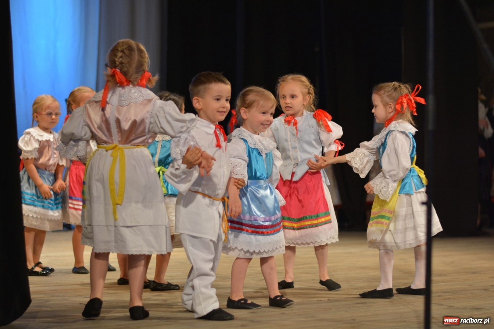 Zdjęcie w galerii na portalu naszraciborz.pl: Folklorem malowane - Strzecha podsumowała sezon artystyczny wiadomości z regionu