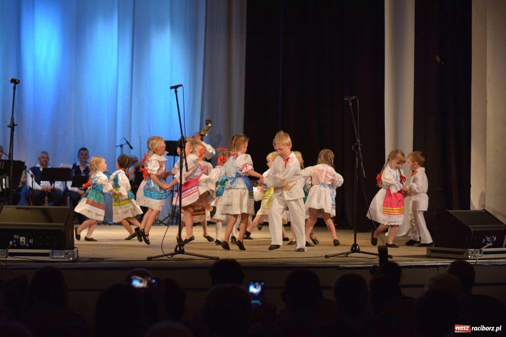 Zdjęcie w galerii na portalu naszraciborz.pl: Folklorem malowane - Strzecha podsumowała sezon artystyczny wiadomości z regionu
