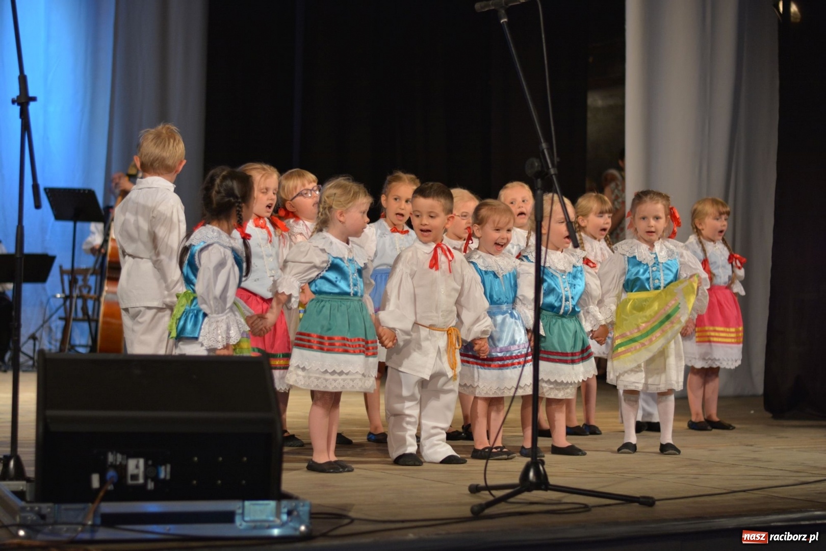 Zdjęcie w galerii na portalu naszraciborz.pl: Folklorem malowane - Strzecha podsumowała sezon artystyczny wiadomości z regionu