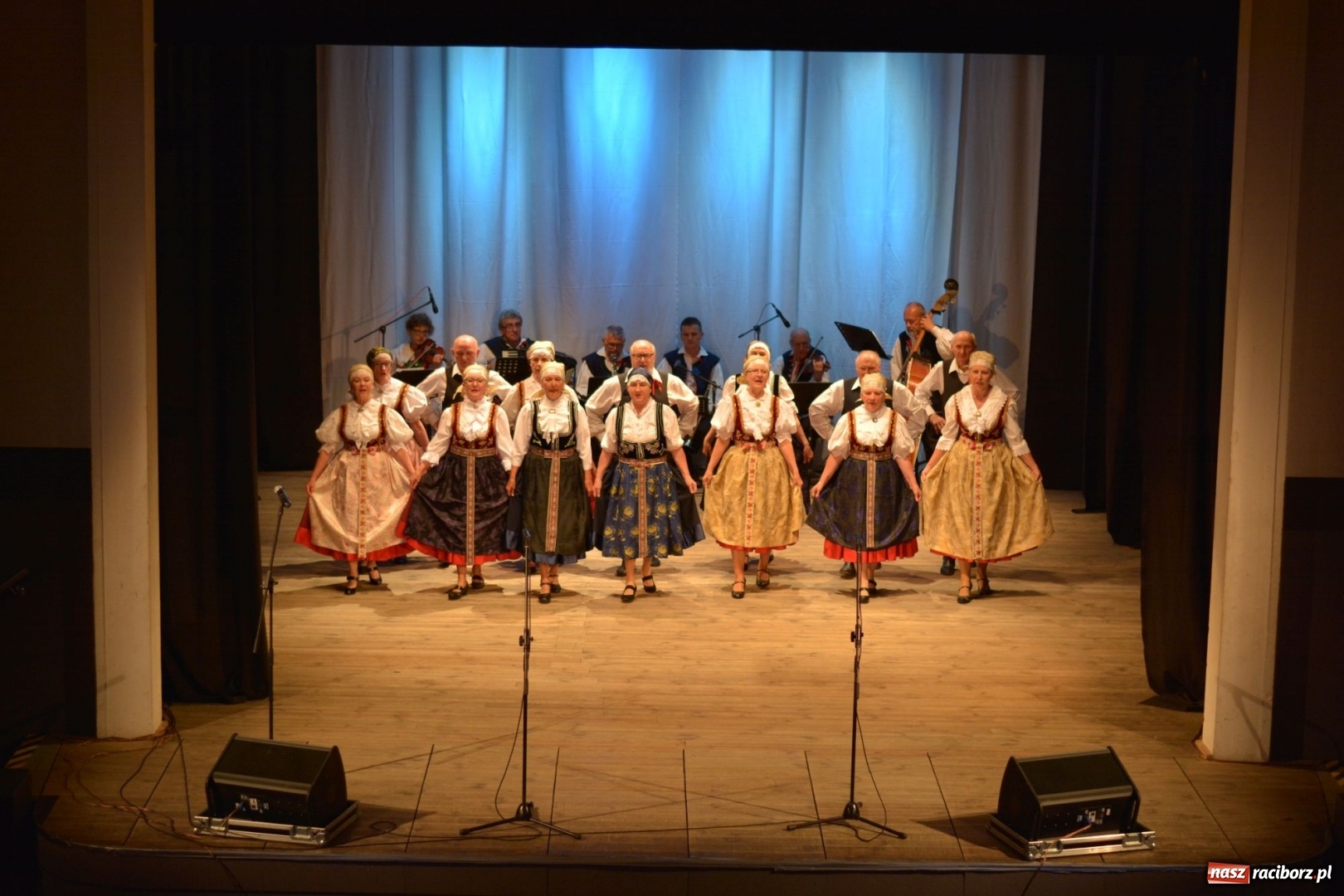 Zdjęcie w galerii na portalu naszraciborz.pl: Folklorem malowane - Strzecha podsumowała sezon artystyczny wiadomości z regionu