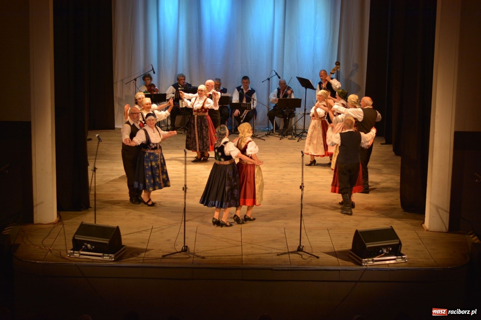 Zdjęcie w galerii na portalu naszraciborz.pl: Folklorem malowane - Strzecha podsumowała sezon artystyczny wiadomości z regionu