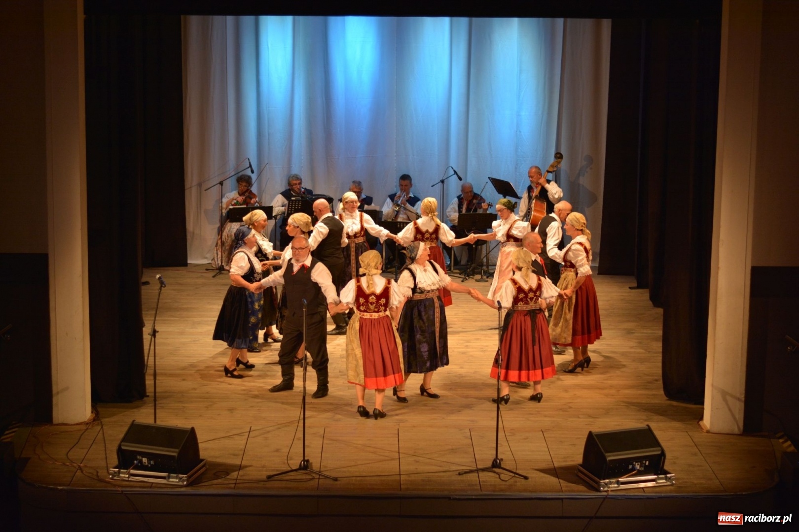 Zdjęcie w galerii na portalu naszraciborz.pl: Folklorem malowane - Strzecha podsumowała sezon artystyczny wiadomości z regionu