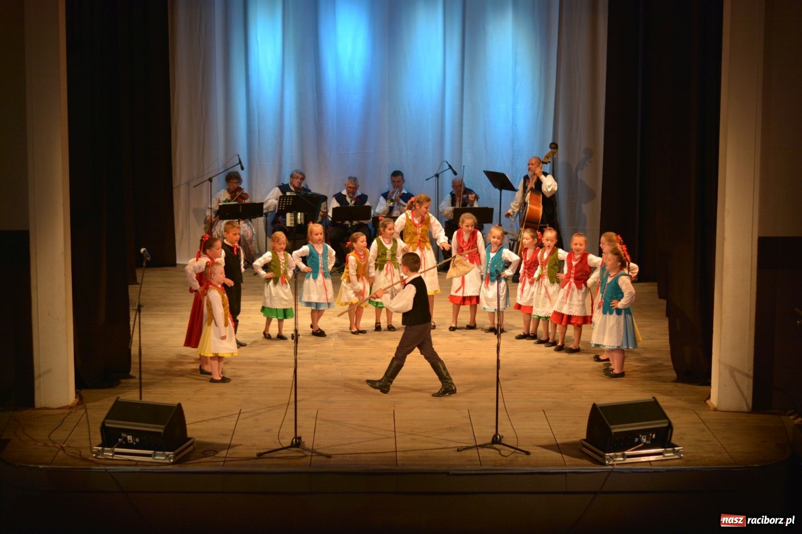 Zdjęcie w galerii na portalu naszraciborz.pl: Folklorem malowane - Strzecha podsumowała sezon artystyczny wiadomości z regionu
