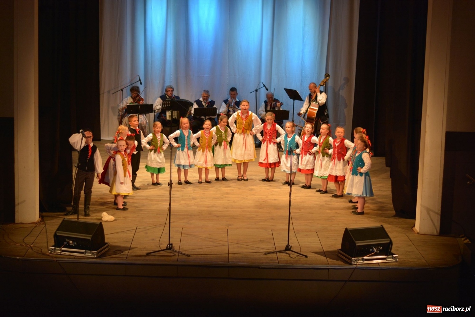 Zdjęcie w galerii na portalu naszraciborz.pl: Folklorem malowane - Strzecha podsumowała sezon artystyczny wiadomości z regionu