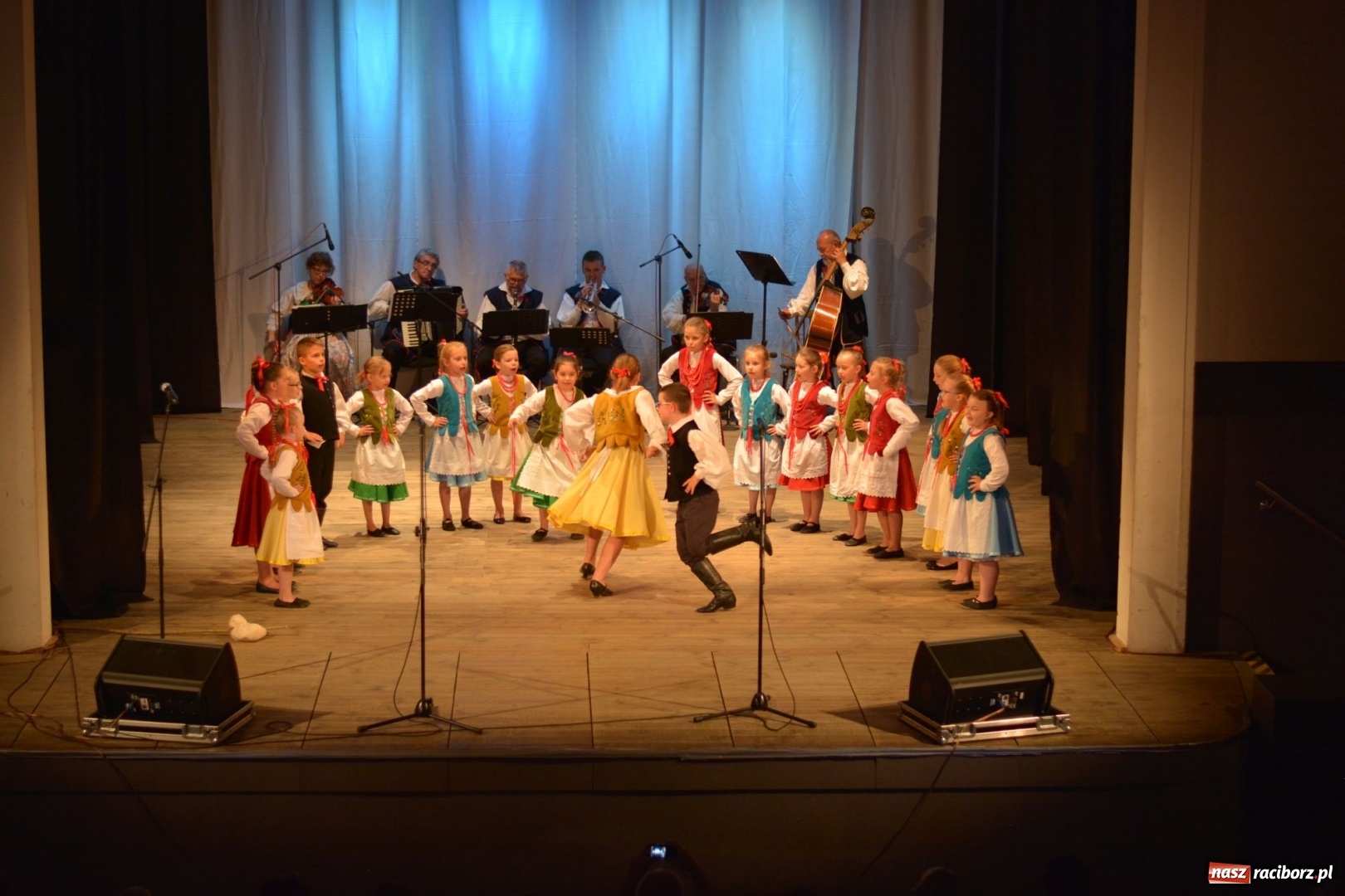 Zdjęcie w galerii na portalu naszraciborz.pl: Folklorem malowane - Strzecha podsumowała sezon artystyczny wiadomości z regionu