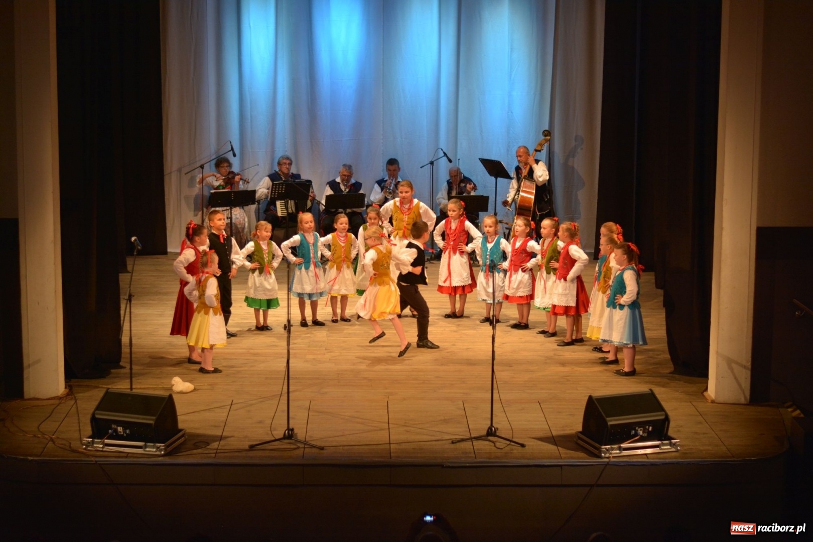 Zdjęcie w galerii na portalu naszraciborz.pl: Folklorem malowane - Strzecha podsumowała sezon artystyczny wiadomości z regionu