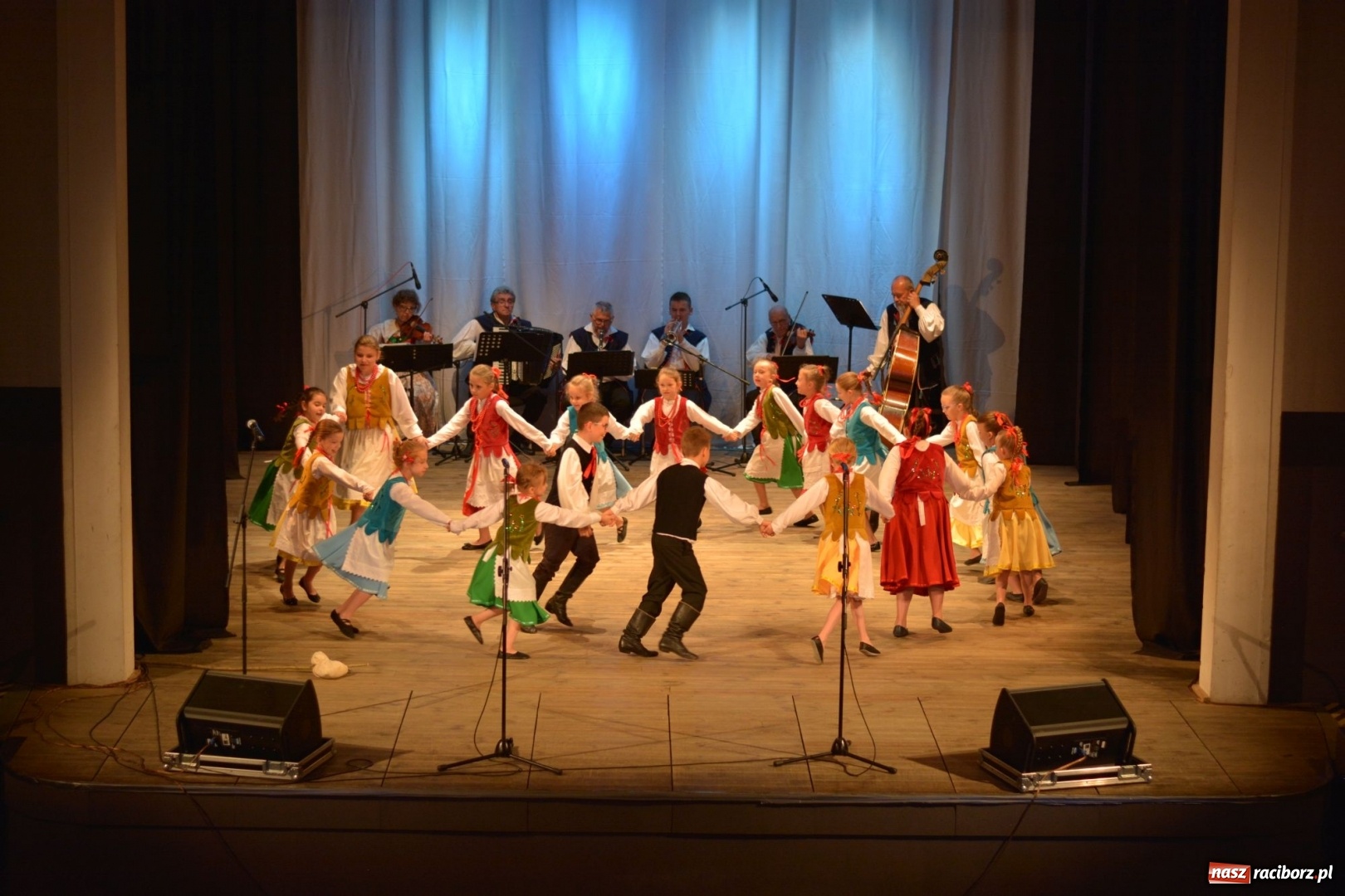 Zdjęcie w galerii na portalu naszraciborz.pl: Folklorem malowane - Strzecha podsumowała sezon artystyczny wiadomości z regionu