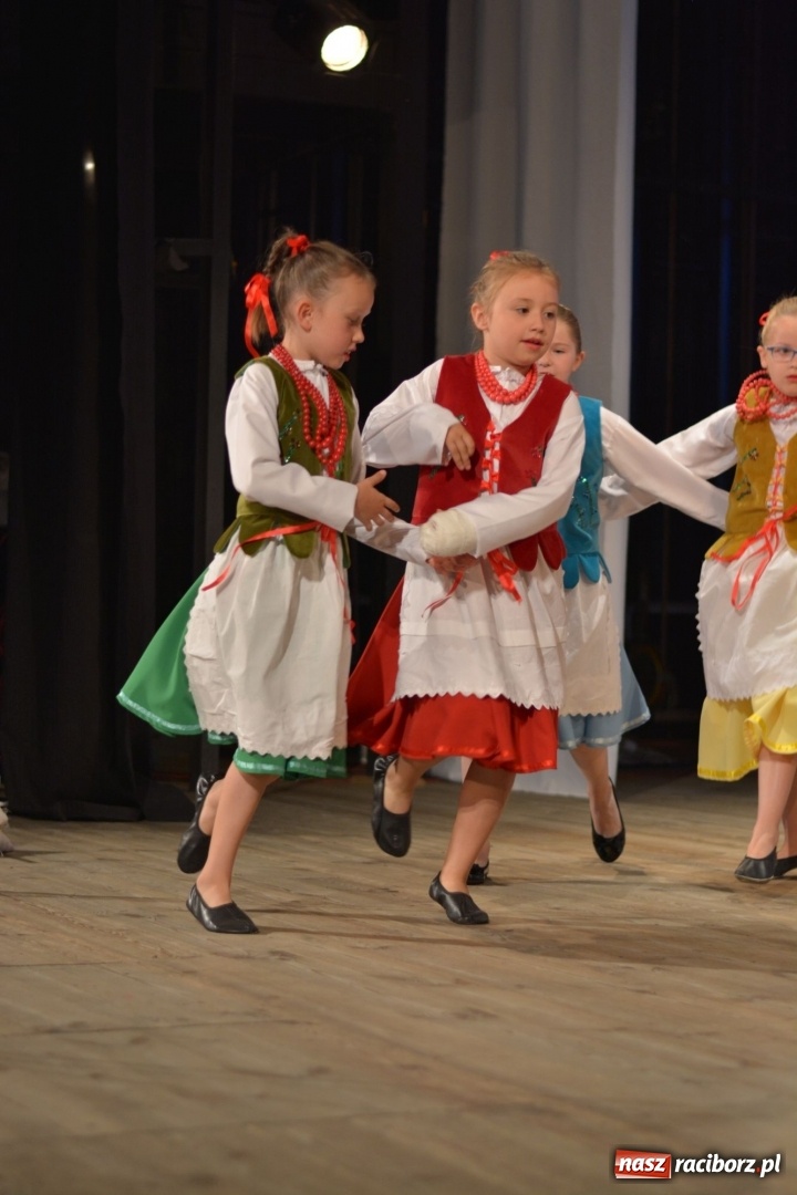 Zdjęcie w galerii na portalu naszraciborz.pl: Folklorem malowane - Strzecha podsumowała sezon artystyczny wiadomości z regionu