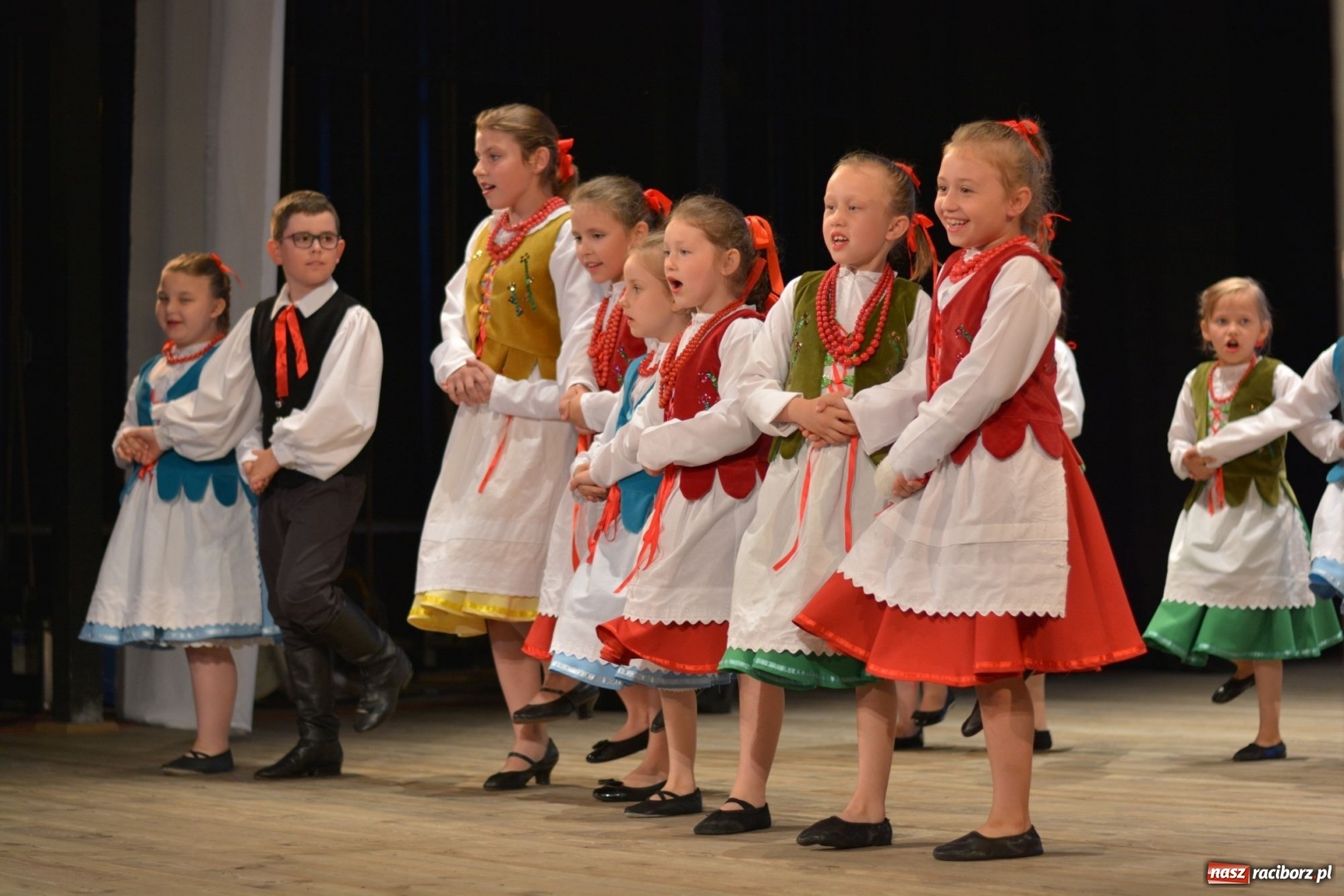 Zdjęcie w galerii na portalu naszraciborz.pl: Folklorem malowane - Strzecha podsumowała sezon artystyczny wiadomości z regionu