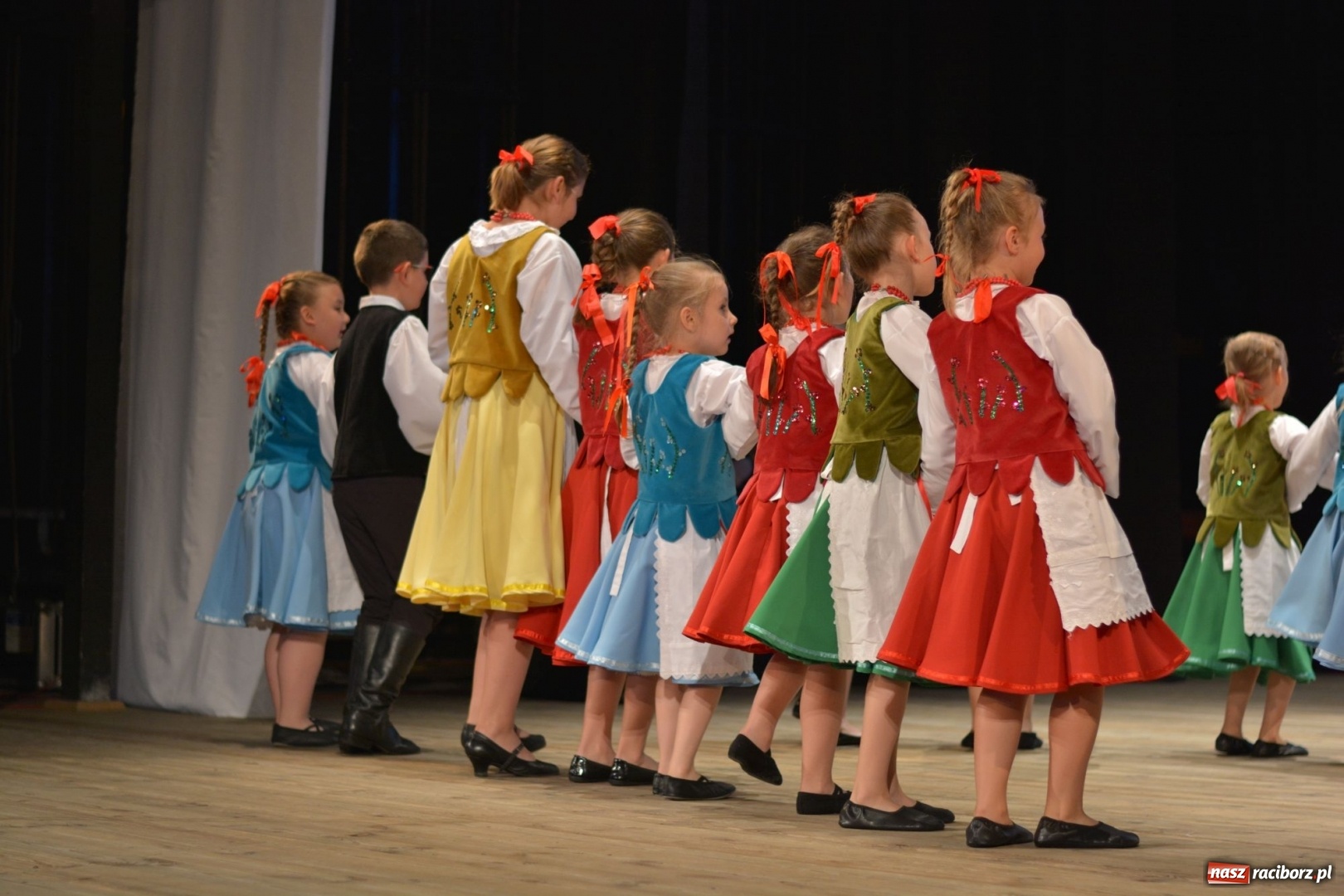 Zdjęcie w galerii na portalu naszraciborz.pl: Folklorem malowane - Strzecha podsumowała sezon artystyczny wiadomości z regionu
