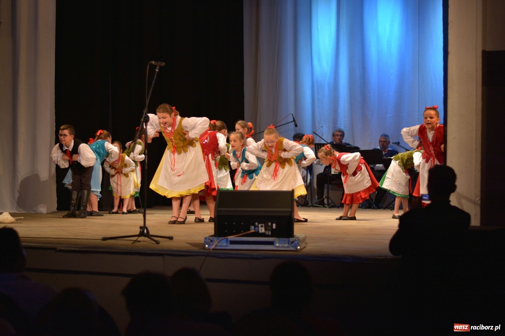 Zdjęcie w galerii na portalu naszraciborz.pl: Folklorem malowane - Strzecha podsumowała sezon artystyczny wiadomości z regionu