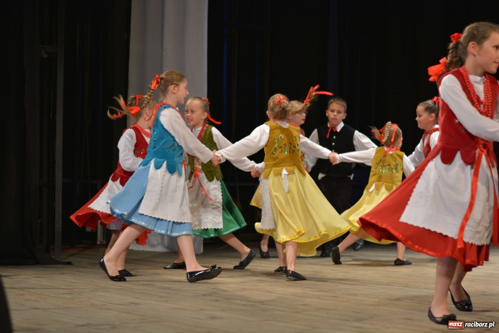 Zdjęcie w galerii na portalu naszraciborz.pl: Folklorem malowane - Strzecha podsumowała sezon artystyczny wiadomości z regionu