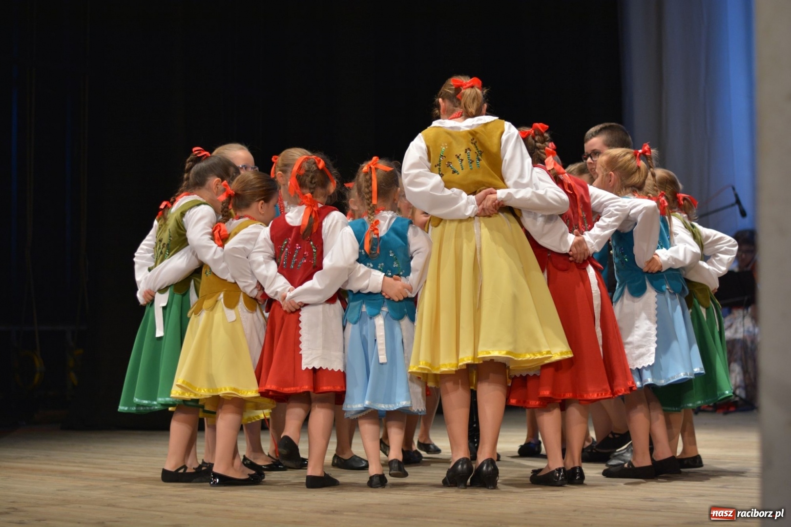 Zdjęcie w galerii na portalu naszraciborz.pl: Folklorem malowane - Strzecha podsumowała sezon artystyczny wiadomości z regionu