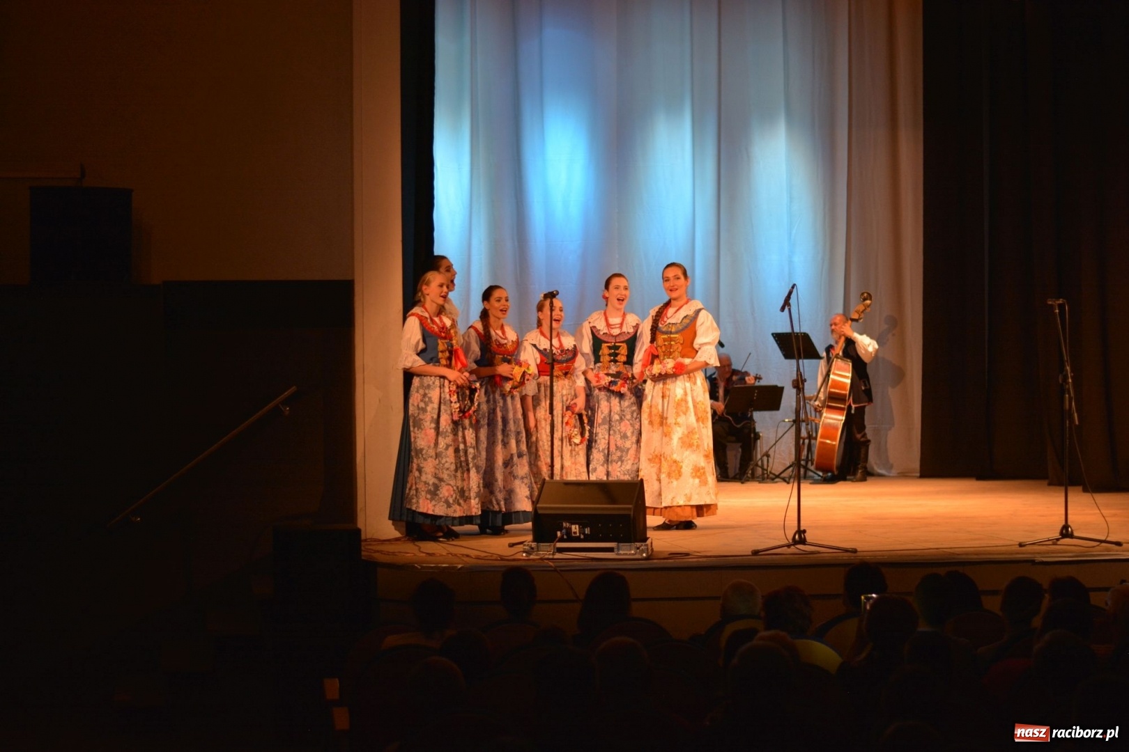 Zdjęcie w galerii na portalu naszraciborz.pl: Folklorem malowane - Strzecha podsumowała sezon artystyczny wiadomości z regionu
