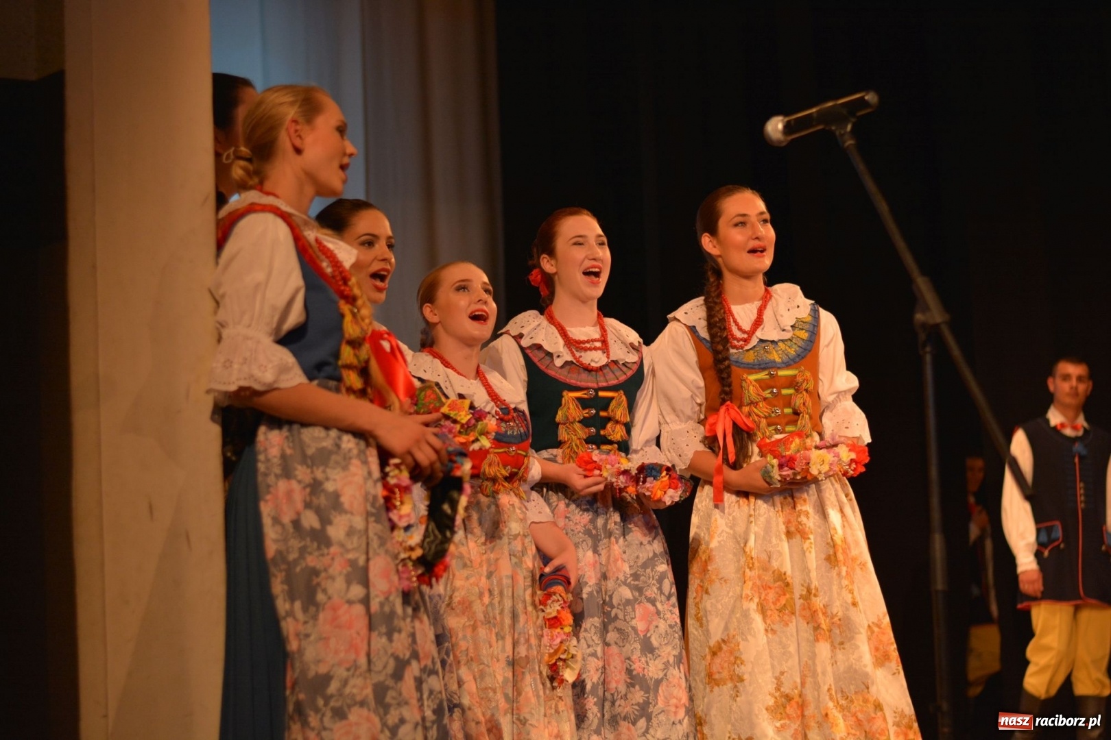 Zdjęcie w galerii na portalu naszraciborz.pl: Folklorem malowane - Strzecha podsumowała sezon artystyczny wiadomości z regionu