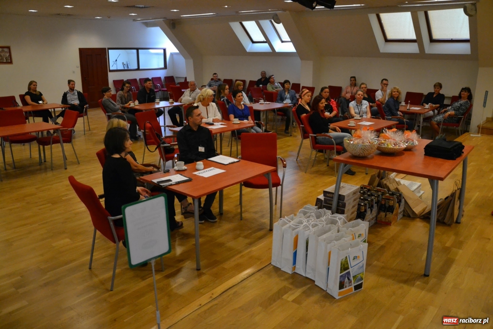 Zdjęcie w galerii na portalu naszraciborz.pl: Tomasz Paszczyński z Raciborza zwycięża w III Krajowych Mistrzostwach Florystycznych Regionu Śląsko-Opolskiego wiadomości z regionu