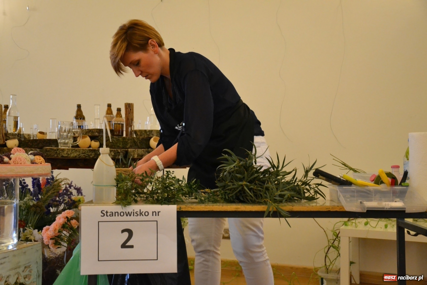 Zdjęcie w galerii na portalu naszraciborz.pl: Tomasz Paszczyński z Raciborza zwycięża w III Krajowych Mistrzostwach Florystycznych Regionu Śląsko-Opolskiego wiadomości z regionu