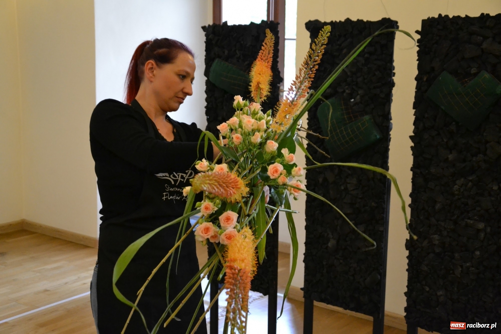 Zdjęcie w galerii na portalu naszraciborz.pl: Tomasz Paszczyński z Raciborza zwycięża w III Krajowych Mistrzostwach Florystycznych Regionu Śląsko-Opolskiego wiadomości z regionu