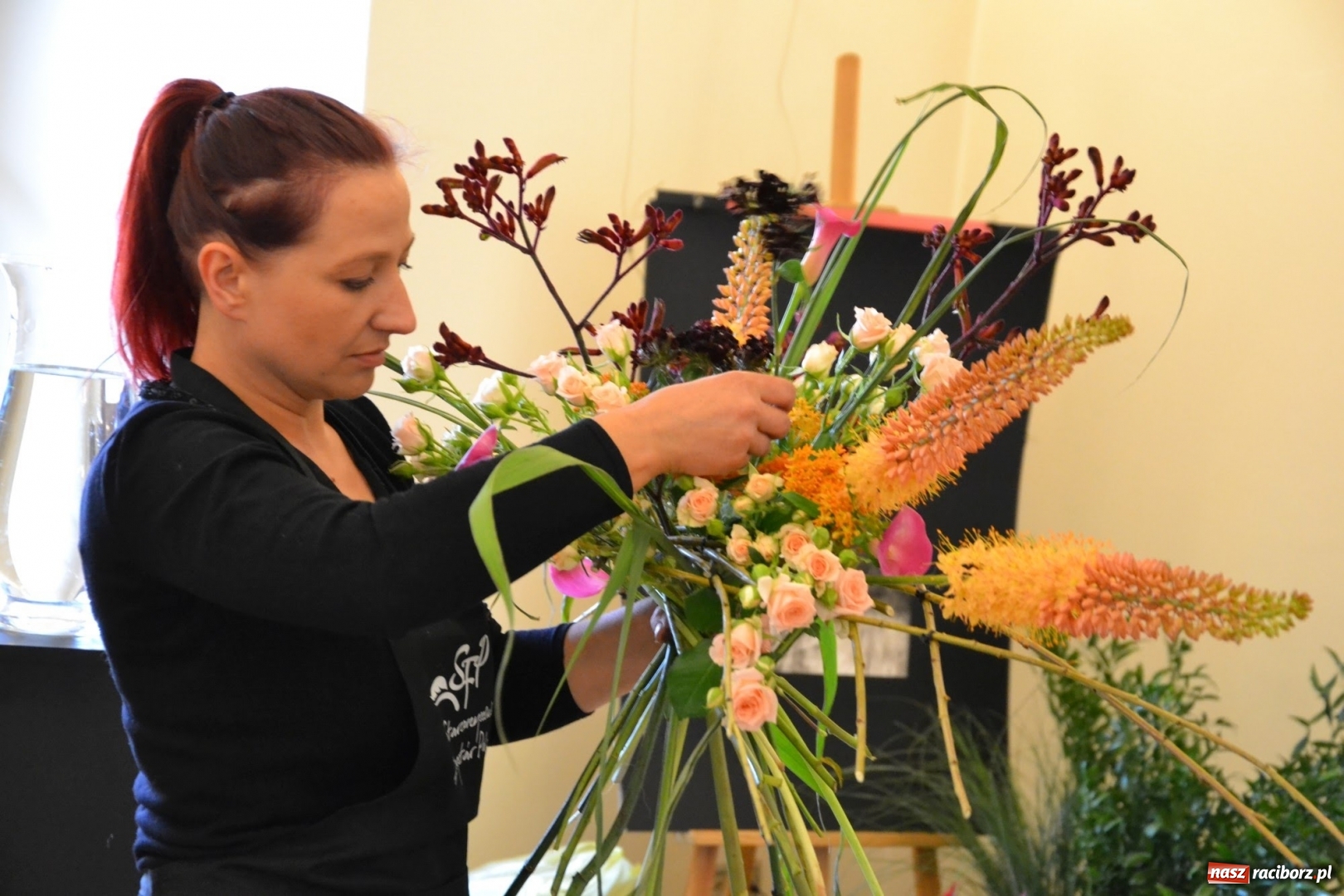 Zdjęcie w galerii na portalu naszraciborz.pl: Tomasz Paszczyński z Raciborza zwycięża w III Krajowych Mistrzostwach Florystycznych Regionu Śląsko-Opolskiego wiadomości z regionu